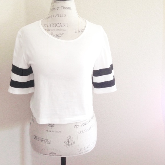 Boutique Tops - NWOT "Ninth Inning" crop top